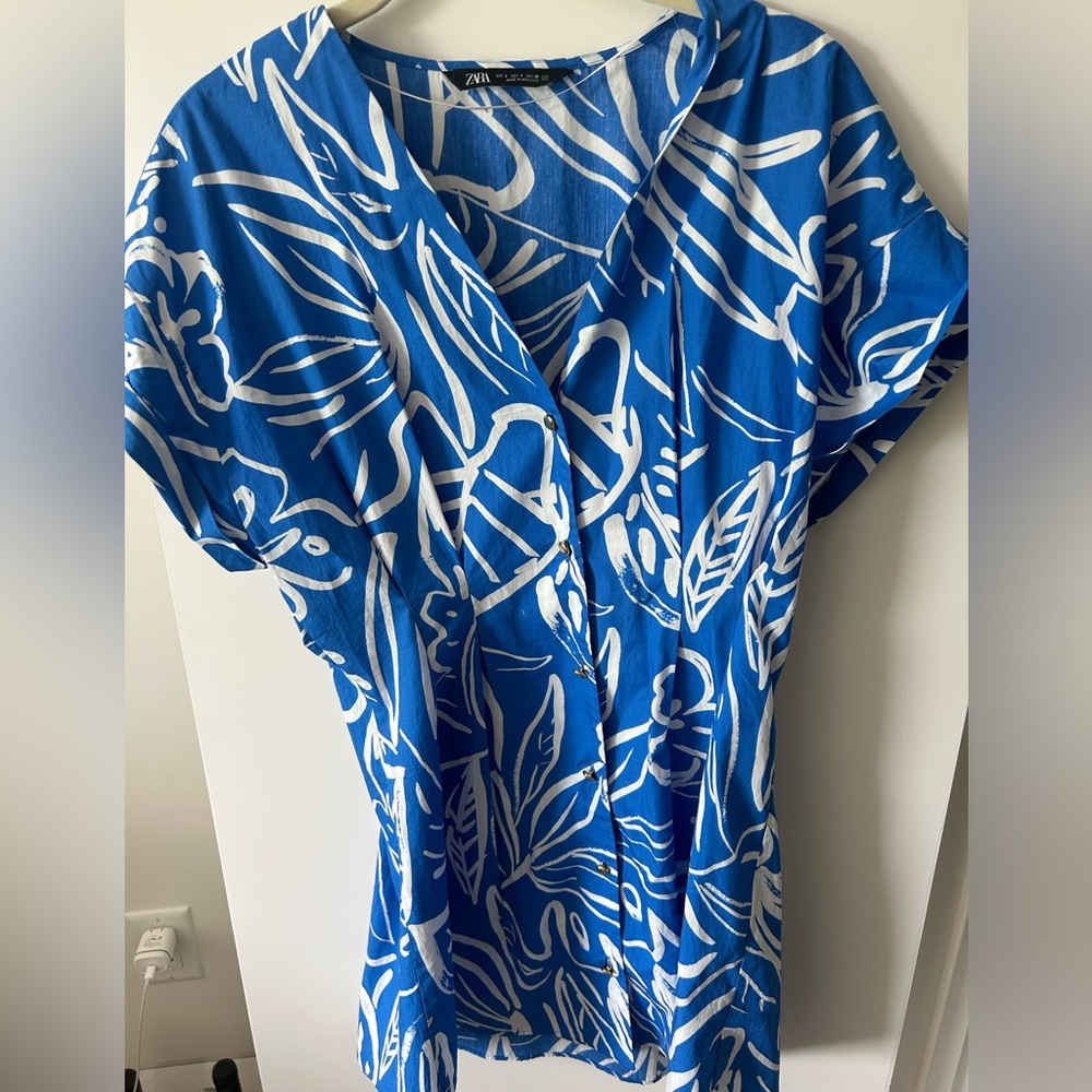 Zara blue and white tropical printed short sleeve mini dress